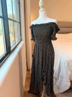 Francesca's Black Floral Off-Shoulder Maxi Dress